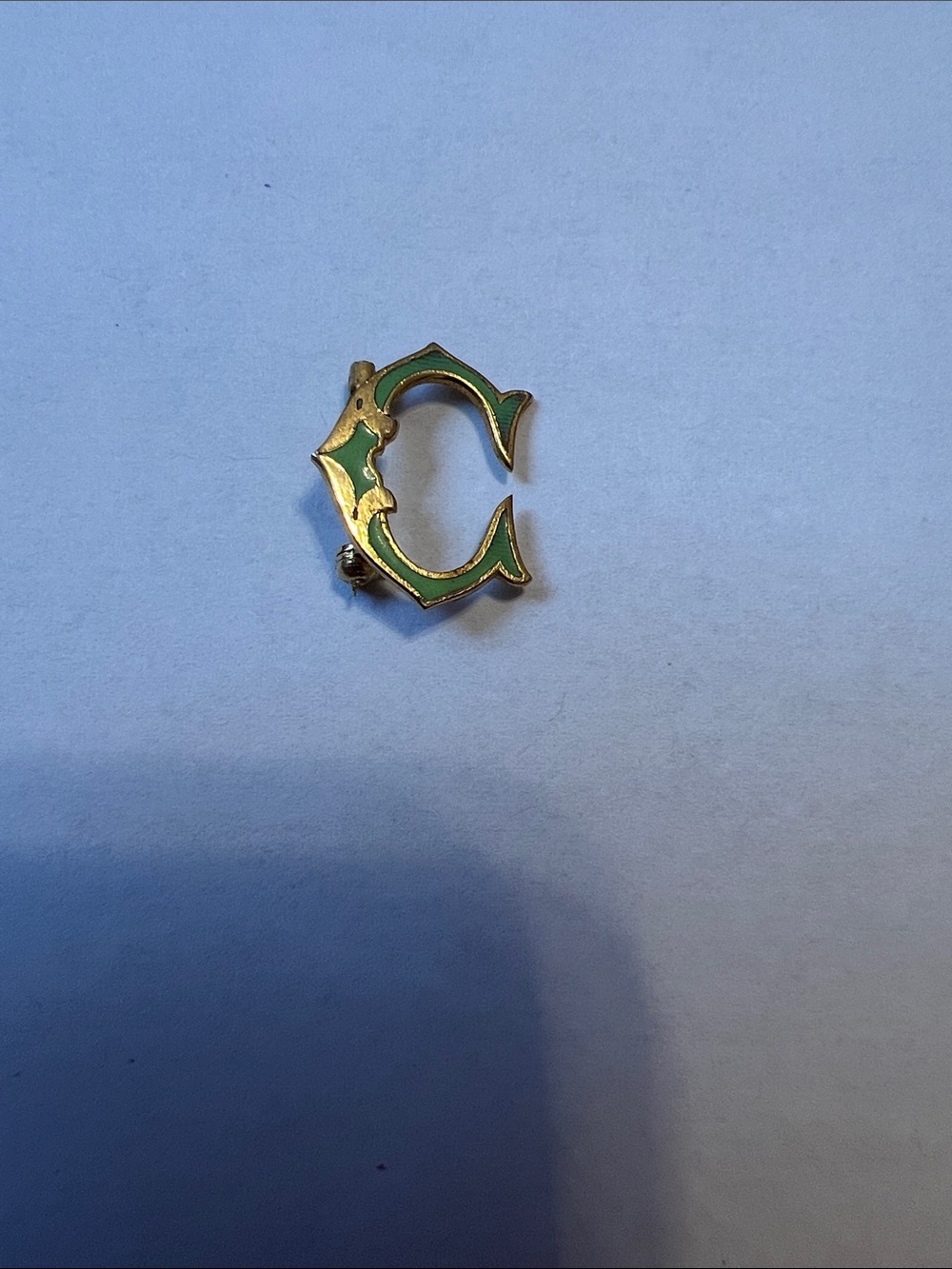 Vintage Gold-Tone Letter 'C' Enamel Pin - Green Accent